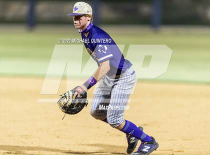Thumbnail 3 in Calallen vs. Navarro (UIL 4A Regional Semifinal) photogallery.
