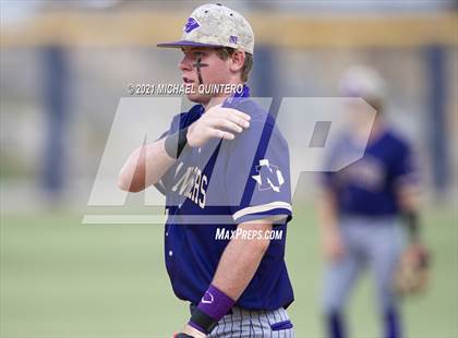 Thumbnail 2 in Calallen vs. Navarro (UIL 4A Regional Semifinal) photogallery.