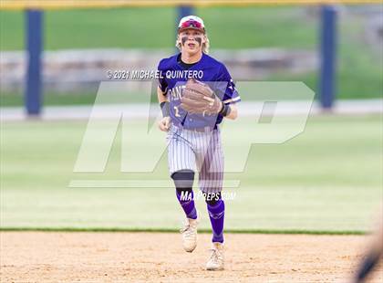 Thumbnail 2 in Calallen vs. Navarro (UIL 4A Regional Semifinal) photogallery.