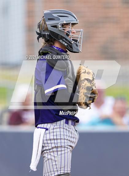 Thumbnail 2 in Calallen vs. Navarro (UIL 4A Regional Semifinal) photogallery.