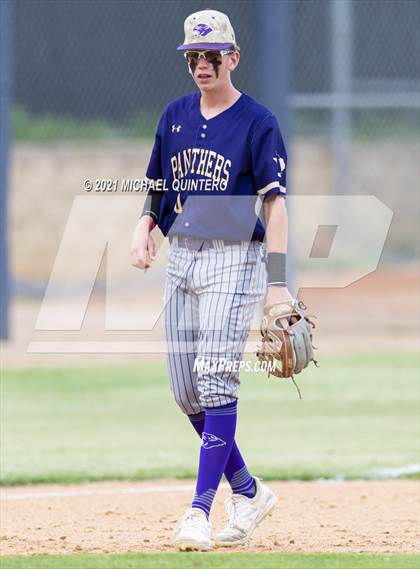 Thumbnail 2 in Calallen vs. Navarro (UIL 4A Regional Semifinal) photogallery.