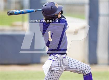 Thumbnail 3 in Calallen vs. Navarro (UIL 4A Regional Semifinal) photogallery.