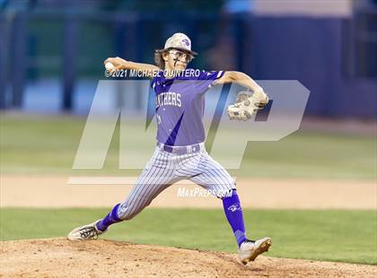 Thumbnail 2 in Calallen vs. Navarro (UIL 4A Regional Semifinal) photogallery.