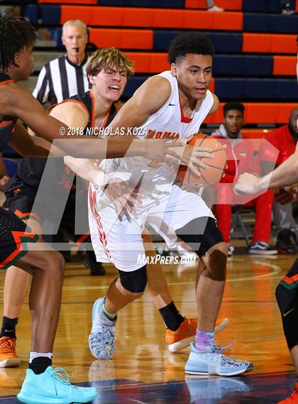 Thumbnail 3 in Poly vs. Dominguez (Tarkanian Classic) photogallery.