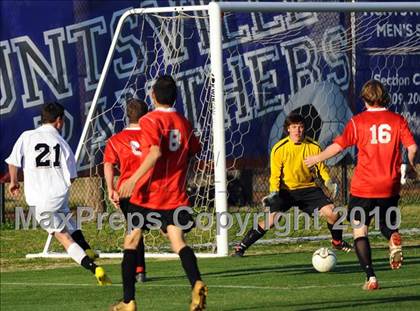 Thumbnail 2 in Decatur vs. Huntsville photogallery.