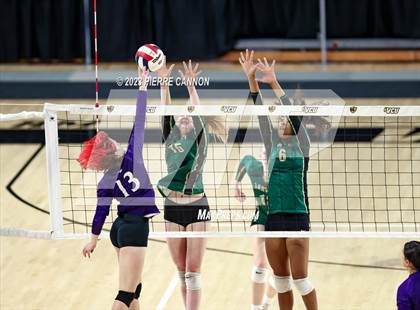 Thumbnail 3 in Battlefield vs. Langley (VHSL Class 6 State Final) photogallery.
