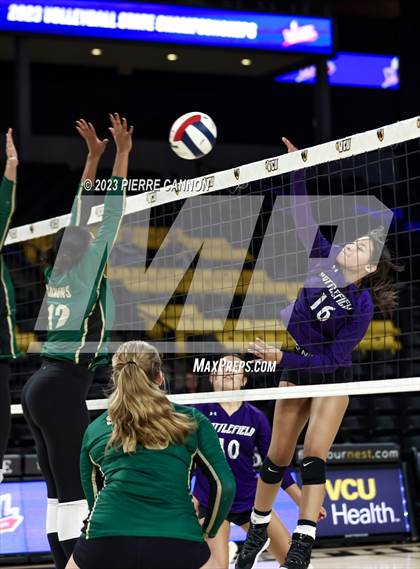 Thumbnail 3 in Battlefield vs. Langley (VHSL Class 6 State Final) photogallery.