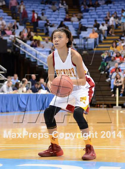 Thumbnail 2 in Hickory vs. Chapel Hill (NCHSAA 3A Final) photogallery.