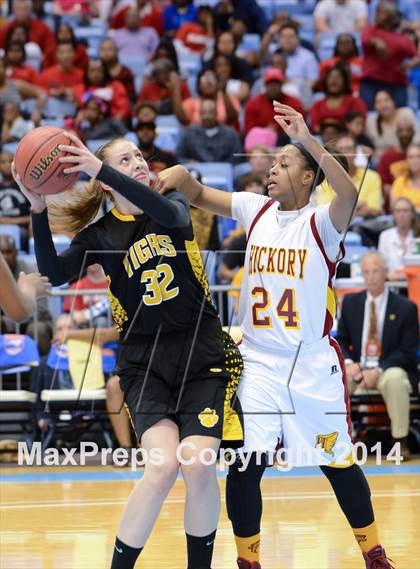 Thumbnail 3 in Hickory vs. Chapel Hill (NCHSAA 3A Final) photogallery.