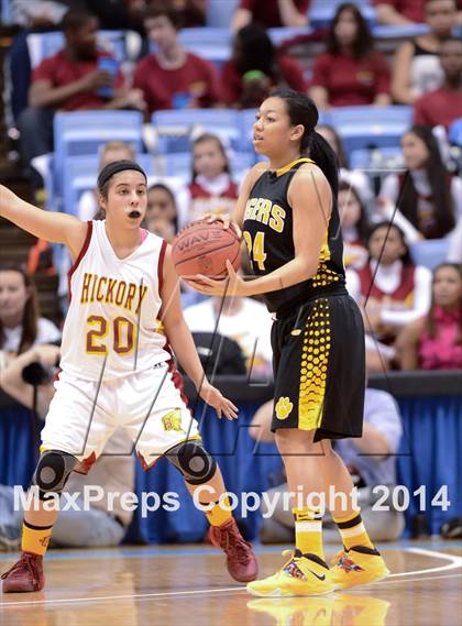 Thumbnail 2 in Hickory vs. Chapel Hill (NCHSAA 3A Final) photogallery.