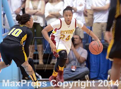 Thumbnail 1 in Hickory vs. Chapel Hill (NCHSAA 3A Final) photogallery.