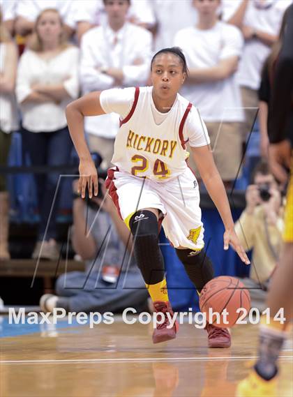 Thumbnail 2 in Hickory vs. Chapel Hill (NCHSAA 3A Final) photogallery.