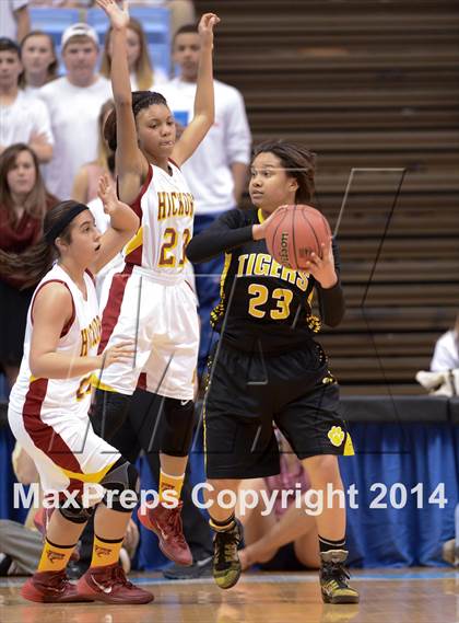 Thumbnail 1 in Hickory vs. Chapel Hill (NCHSAA 3A Final) photogallery.