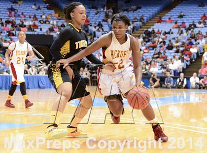 Thumbnail 2 in Hickory vs. Chapel Hill (NCHSAA 3A Final) photogallery.