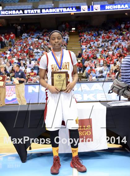 Thumbnail 1 in Hickory vs. Chapel Hill (NCHSAA 3A Final) photogallery.