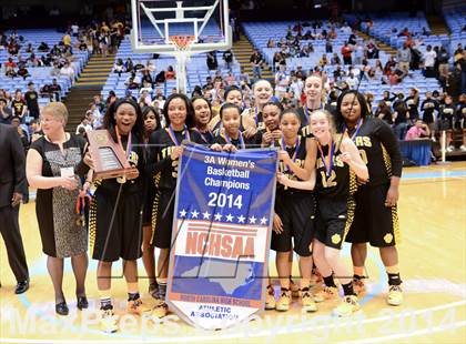 Thumbnail 2 in Hickory vs. Chapel Hill (NCHSAA 3A Final) photogallery.