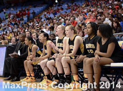 Thumbnail 3 in Hickory vs. Chapel Hill (NCHSAA 3A Final) photogallery.