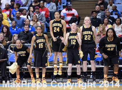 Thumbnail 3 in Hickory vs. Chapel Hill (NCHSAA 3A Final) photogallery.