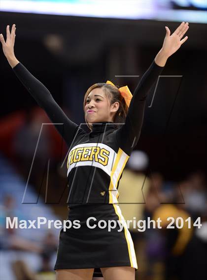 Thumbnail 3 in Hickory vs. Chapel Hill (NCHSAA 3A Final) photogallery.