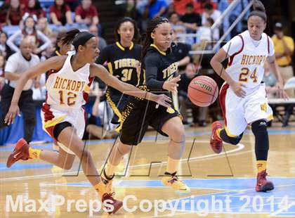 Thumbnail 3 in Hickory vs. Chapel Hill (NCHSAA 3A Final) photogallery.