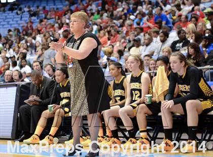 Thumbnail 3 in Hickory vs. Chapel Hill (NCHSAA 3A Final) photogallery.