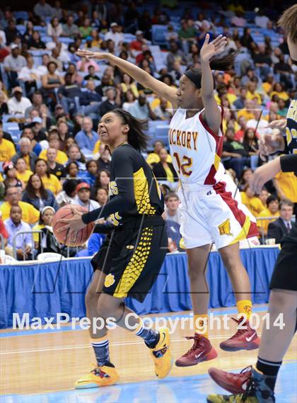 Thumbnail 1 in Hickory vs. Chapel Hill (NCHSAA 3A Final) photogallery.