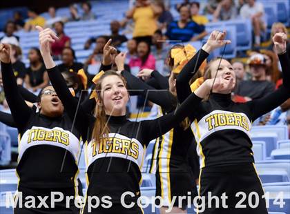 Thumbnail 2 in Hickory vs. Chapel Hill (NCHSAA 3A Final) photogallery.