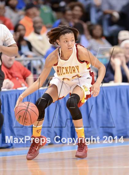 Thumbnail 1 in Hickory vs. Chapel Hill (NCHSAA 3A Final) photogallery.