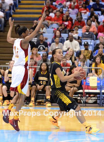 Thumbnail 3 in Hickory vs. Chapel Hill (NCHSAA 3A Final) photogallery.