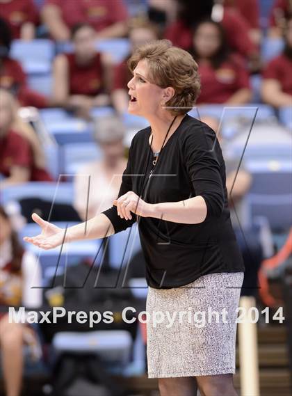 Thumbnail 3 in Hickory vs. Chapel Hill (NCHSAA 3A Final) photogallery.