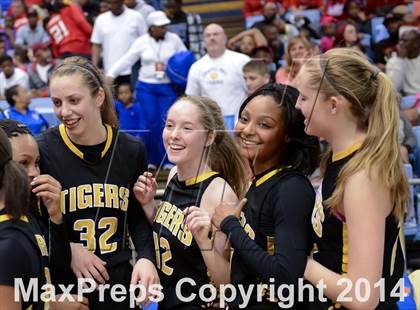 Thumbnail 2 in Hickory vs. Chapel Hill (NCHSAA 3A Final) photogallery.