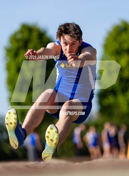 Thumbnail 2 in Bellevue @ Hazen (Long Jump) photogallery.