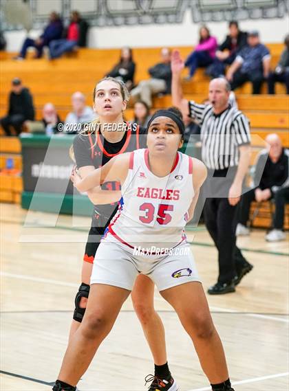 Thumbnail 3 in St. Joseph Notre Dame vs. Clayton Valley Charter (Contra Costa Challenge) photogallery.