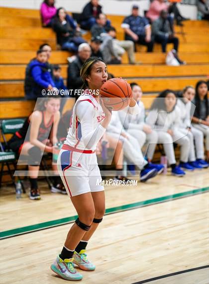 Thumbnail 2 in St. Joseph Notre Dame vs. Clayton Valley Charter (Contra Costa Challenge) photogallery.