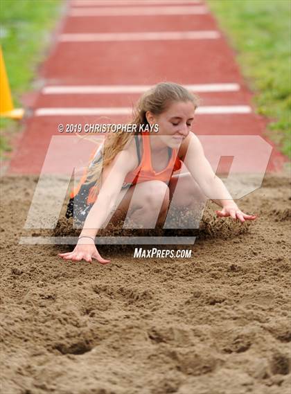 Thumbnail 3 in Southern Illinois River-to-River Conference Meet photogallery.