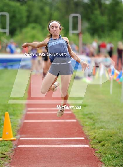 Thumbnail 3 in Southern Illinois River-to-River Conference Meet photogallery.