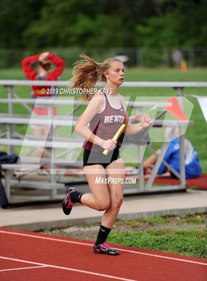 Thumbnail 3 in Southern Illinois River-to-River Conference Meet photogallery.