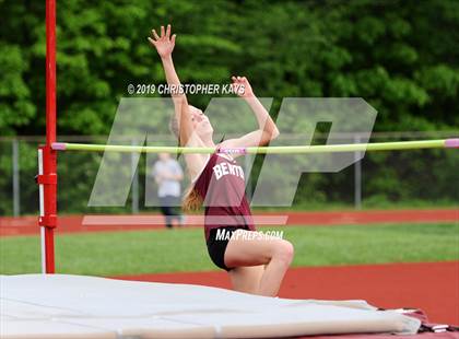 Thumbnail 1 in Southern Illinois River-to-River Conference Meet photogallery.