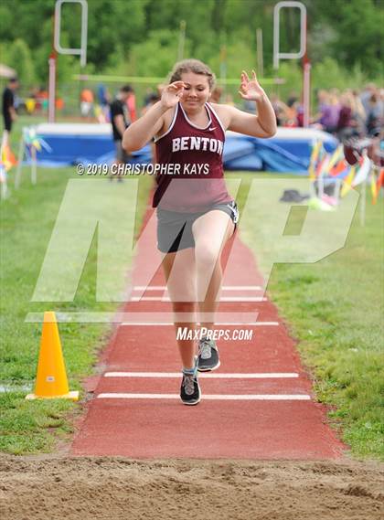 Thumbnail 3 in Southern Illinois River-to-River Conference Meet photogallery.