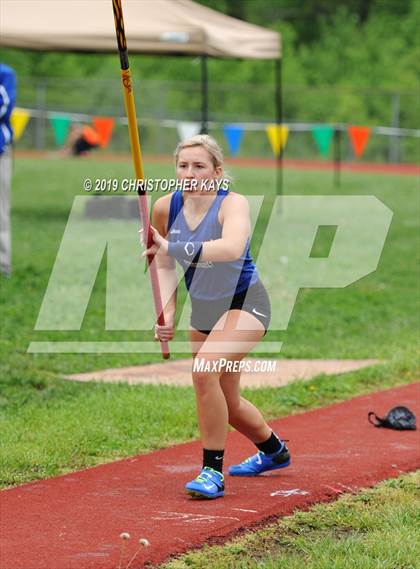 Thumbnail 3 in Southern Illinois River-to-River Conference Meet photogallery.