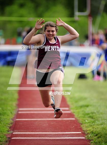 Thumbnail 3 in Southern Illinois River-to-River Conference Meet photogallery.