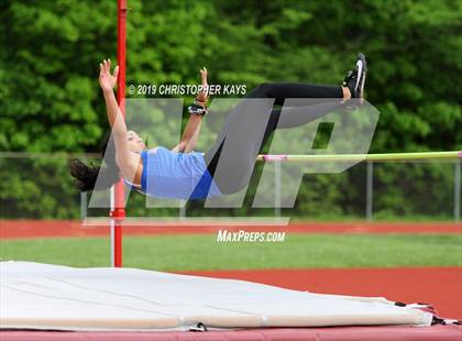 Thumbnail 3 in Southern Illinois River-to-River Conference Meet photogallery.
