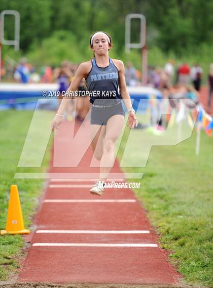 Thumbnail 2 in Southern Illinois River-to-River Conference Meet photogallery.