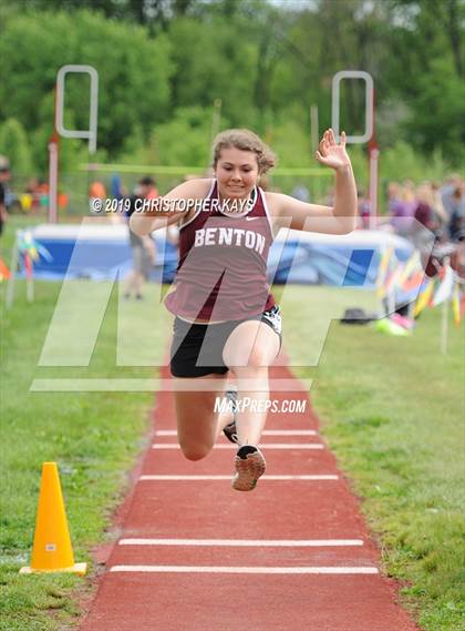 Thumbnail 1 in Southern Illinois River-to-River Conference Meet photogallery.