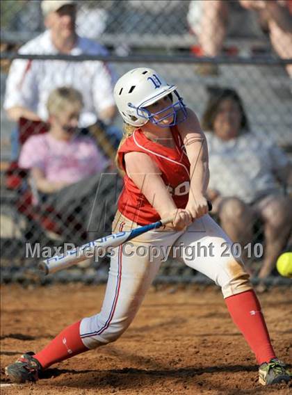 Thumbnail 3 in Vestavia Hills vs. Hazel Green (Bob Jones Invitational) photogallery.
