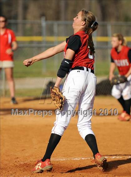 Thumbnail 1 in Vestavia Hills vs. Hazel Green (Bob Jones Invitational) photogallery.