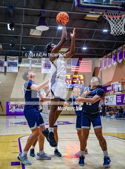 Thumbnail 3 in Venture Academy vs. Elk Grove (Joe Bowers Memorial Tournament Final) photogallery.
