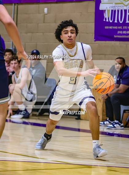 Thumbnail 2 in Venture Academy vs. Elk Grove (Joe Bowers Memorial Tournament Final) photogallery.