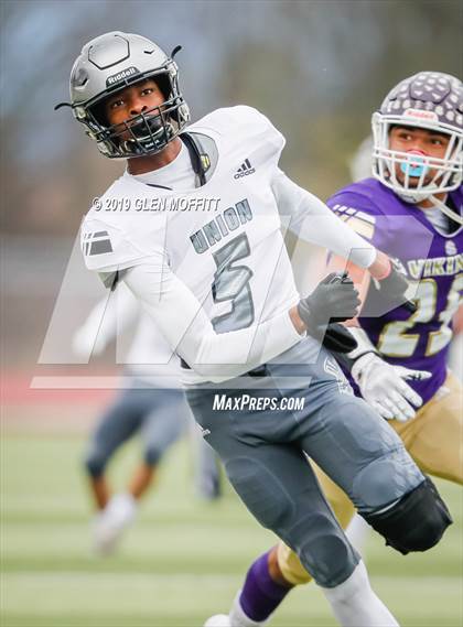Thumbnail 3 in Union @. Lake Stevens (WIAA 4A First Round) photogallery.