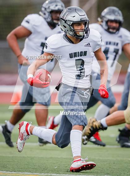 Thumbnail 3 in Union @. Lake Stevens (WIAA 4A First Round) photogallery.